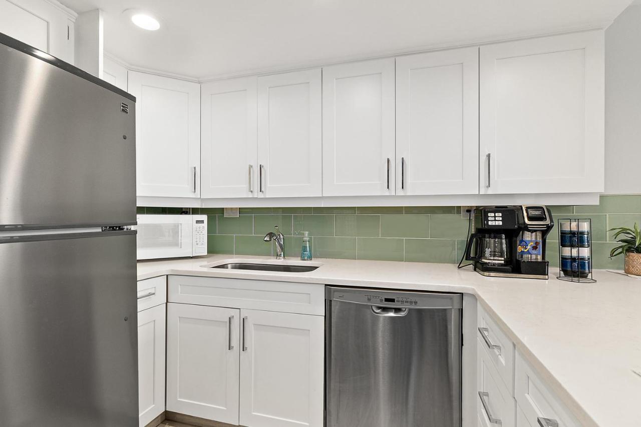 Pelican Condos Ню Смирна Бийч Екстериор снимка